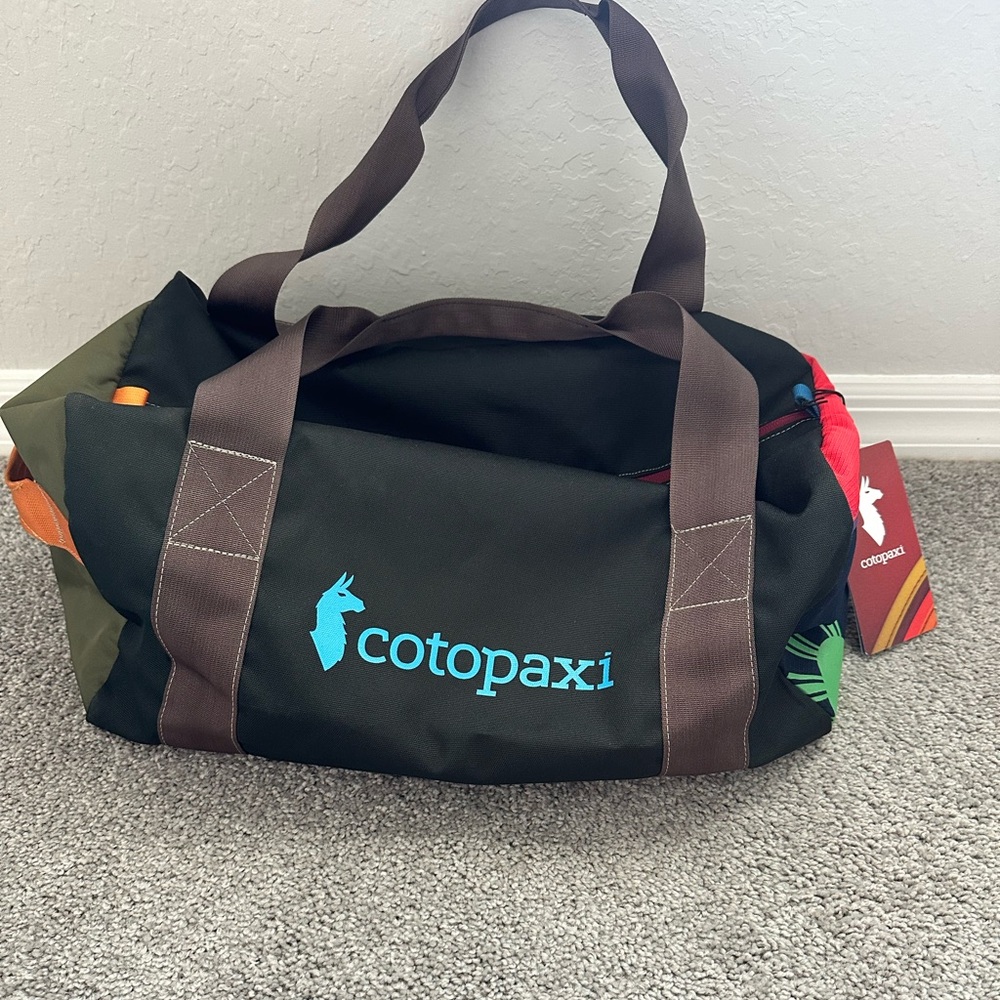 Cotopaxi 32L Travel Duffel Bag Black NWT